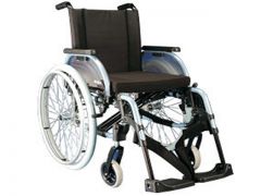 כסא גלגלים קל משקל ומשוכלל דגם M2, של חברת OTTO BOCK